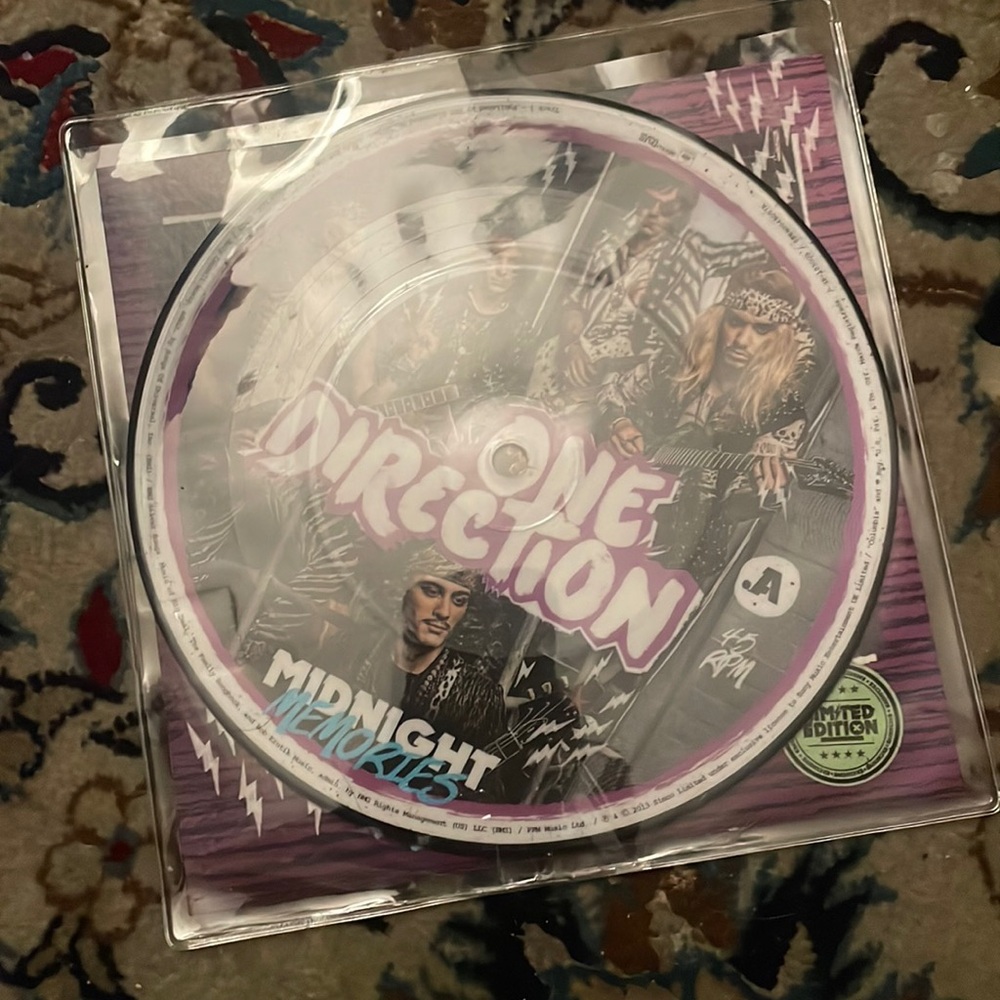 One direction midnight memories 7’ vinyl